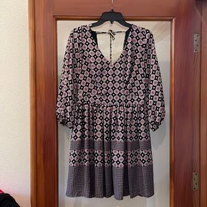 GB size M color black pattern with blue and red